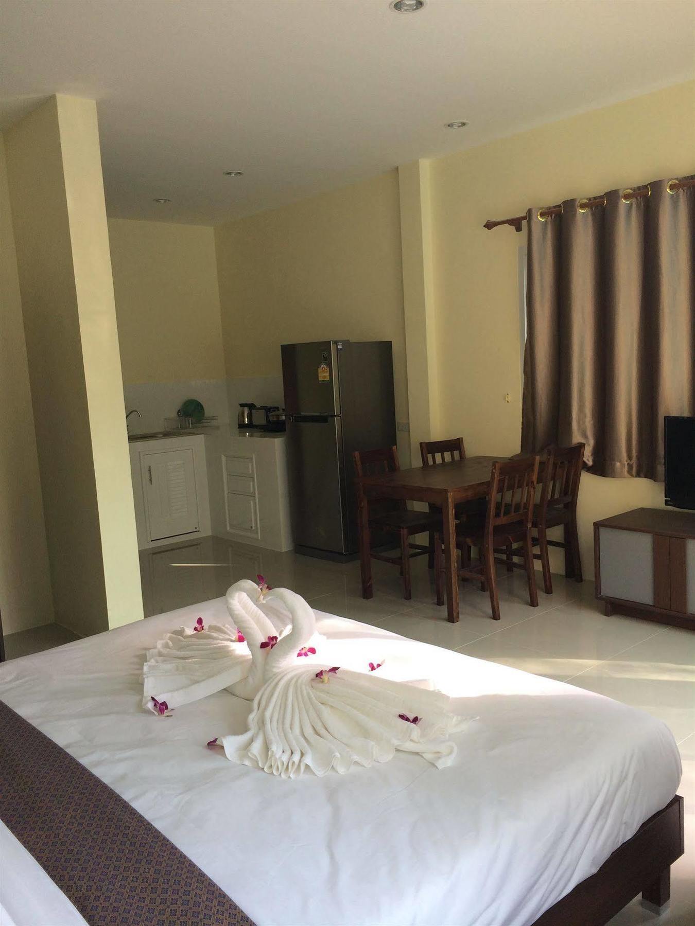 Lucky Lek Resort Rawai Dış mekan fotoğraf