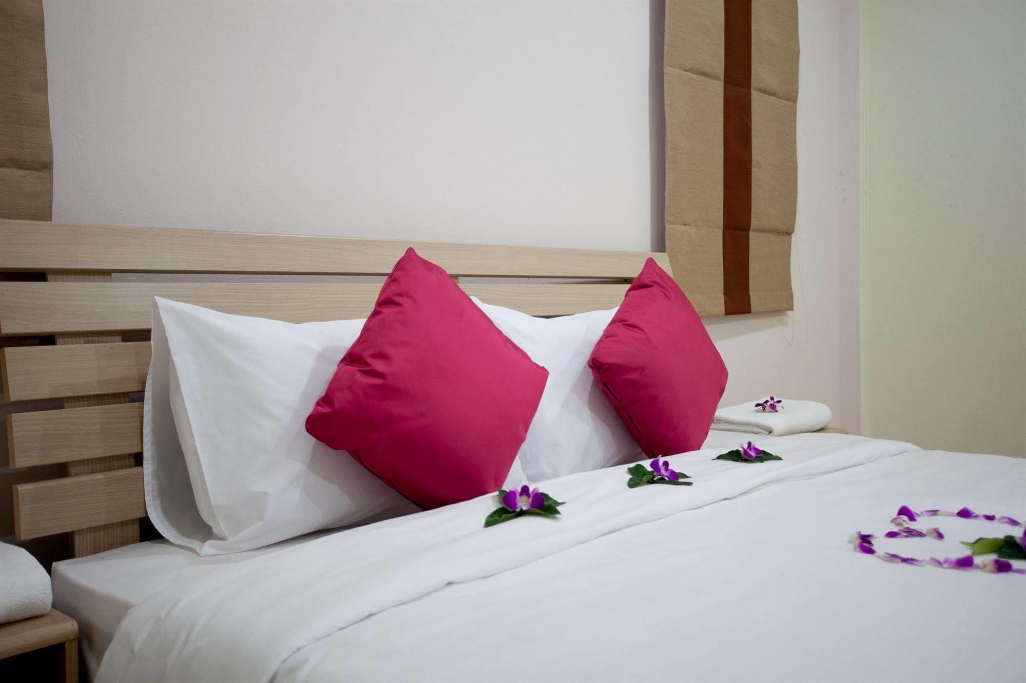 Lucky Lek Resort Rawai Dış mekan fotoğraf