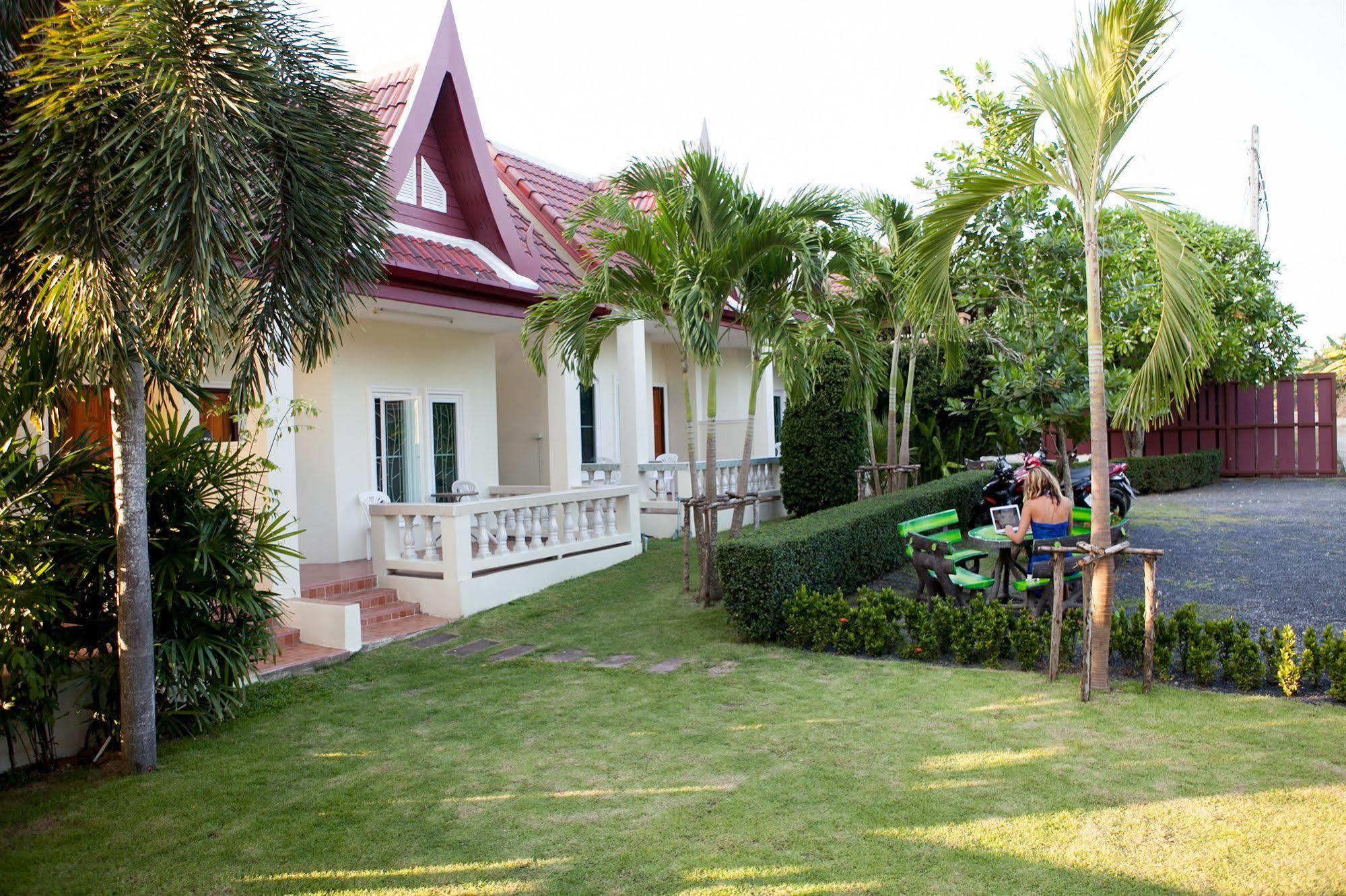 Lucky Lek Resort Rawai Dış mekan fotoğraf
